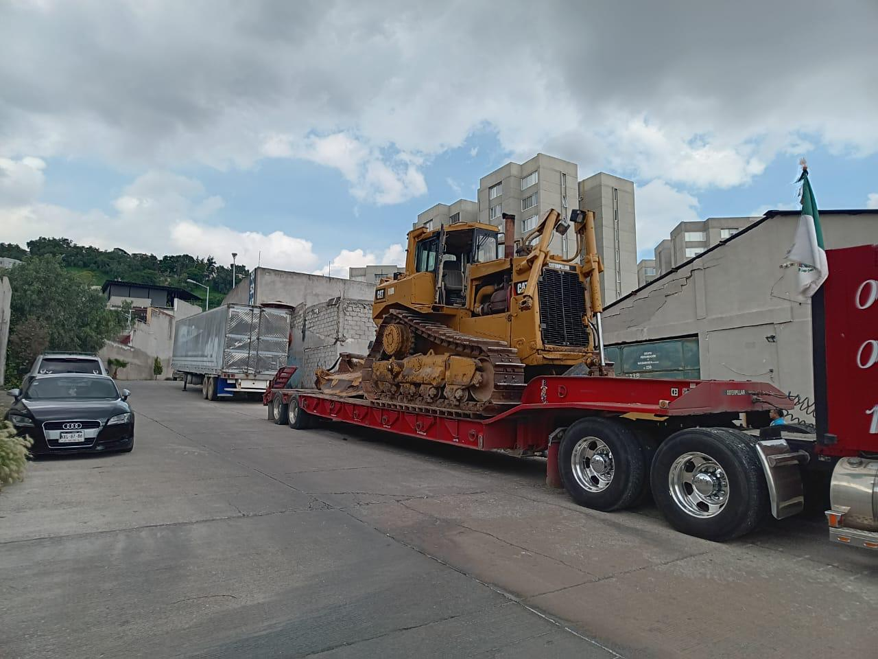 Carga y descarga de equipo pesado